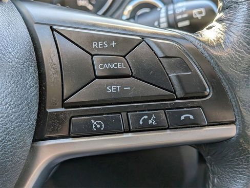 Used 2017 Nissan Rogue SV w/ Midnight Edition Package image 14