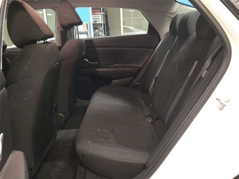 Used 2024 Hyundai Elantra SEL image 21