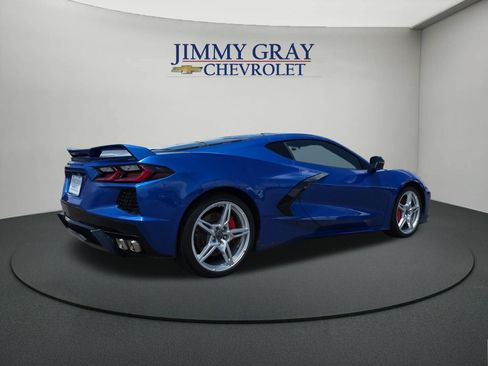 Used 2021 Chevrolet Corvette Stingray Coupe w/ Z51 Performance Package RWD image 5
