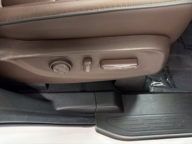 Used 2025 Honda Odyssey Touring image 11