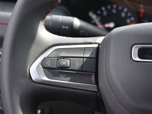Used 2025 Jeep Compass Trailhawk AWD/4WD image 15