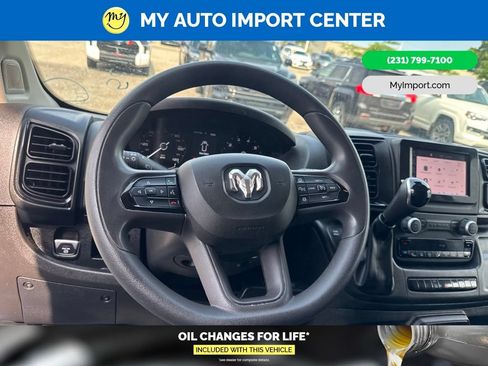 Used 2024 RAM ProMaster 2500 w/ Convenience Group FWD image 9