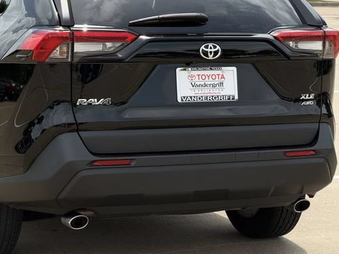 Used 2024 Toyota RAV4 XLE AWD/4WD image 6