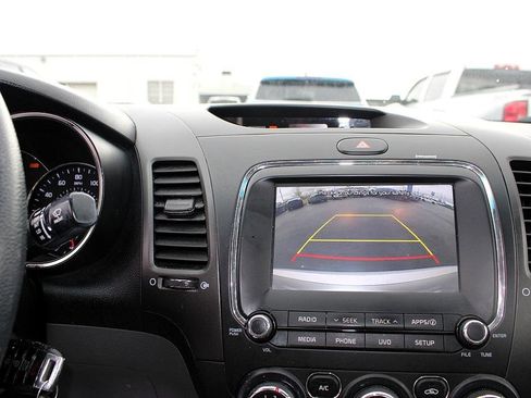 Used 2018 Kia Forte LX w/ LX Popular Package image 18