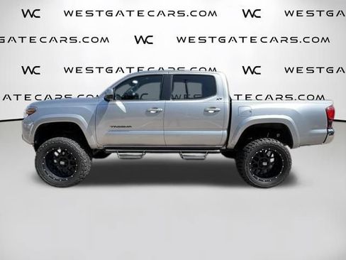 Used 2019 Toyota Tacoma SR5 AWD/4WD image 11