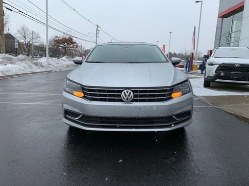 Used 2019 Volkswagen Passat 2.0T Wolfsburg w/ Wheels & Sunroof Package image 8