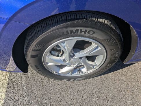 Certified 2023 Hyundai Elantra SE image 25