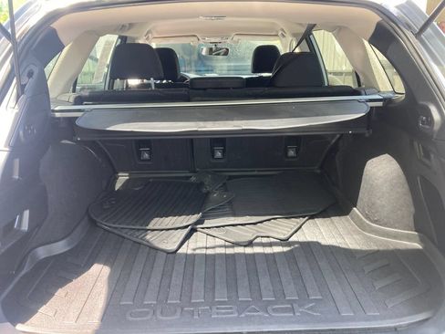 Used 2017 Subaru Outback 2.5i Premium AWD/4WD image 29
