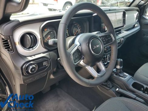 Used 2024 Jeep Wrangler Unlimited Sahara w/ Safety Group AWD/4WD image 20