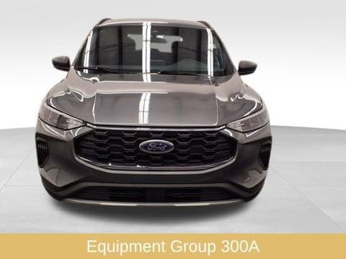 Used 2025 Ford Escape ST-Line image 2
