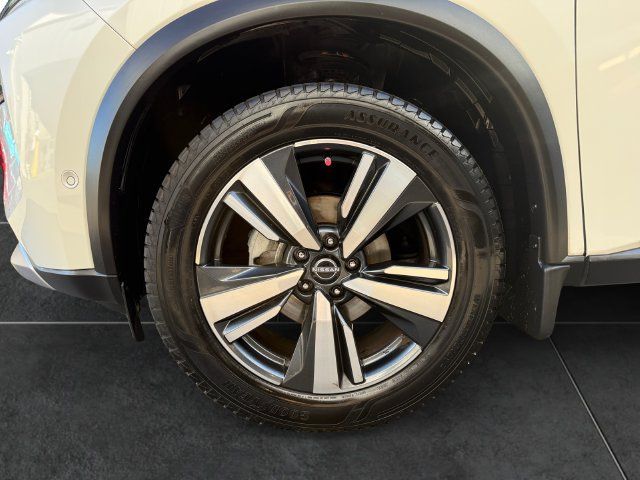 Used 2022 Nissan Rogue Platinum w/ Head-Up Display Package AWD/4WD image 9