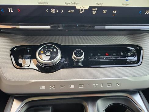 New 2025 Ford Expedition Active image 14