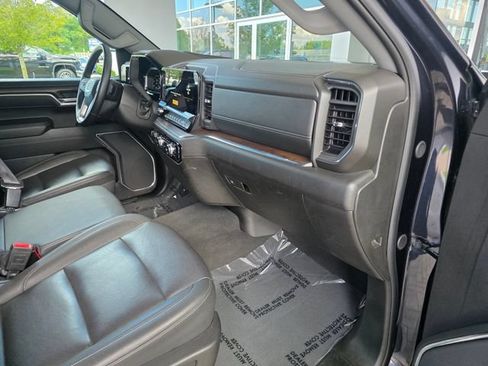 Used 2025 GMC Sierra 1500 SLT AWD/4WD image 9