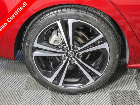 Certified 2022 Nissan Sentra SR w/ SR Premium Package image 11