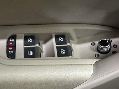 Used 2023 Audi Q5 2.0T Premium w/ Convenience Package image 25