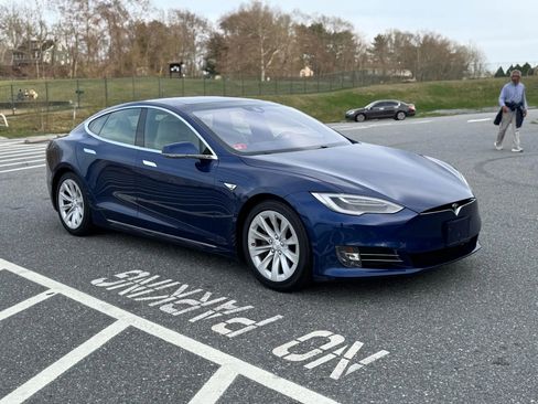 Used 2016 Tesla Model S 90D image 8