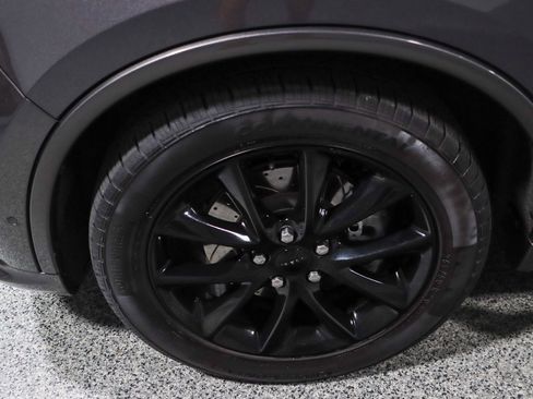 Used 2018 Dodge Durango R/T w/ Technology Group AWD/4WD image 11