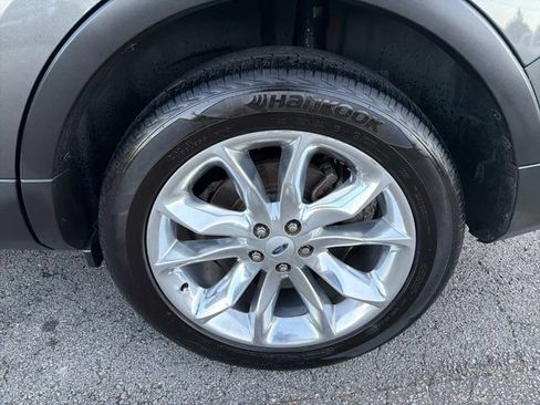 Used 2015 Ford Explorer XLT w/ Equipment Group 202A FWD image 30