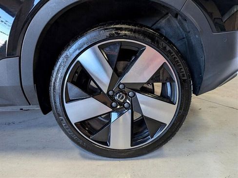 Used 2023 Volvo XC40 Recharge Ultimate image 14