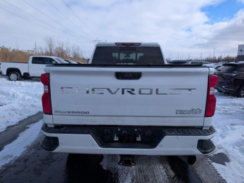 Used 2021 Chevrolet Silverado 2500 High Country w/ Z71 Off-Road Package image 7