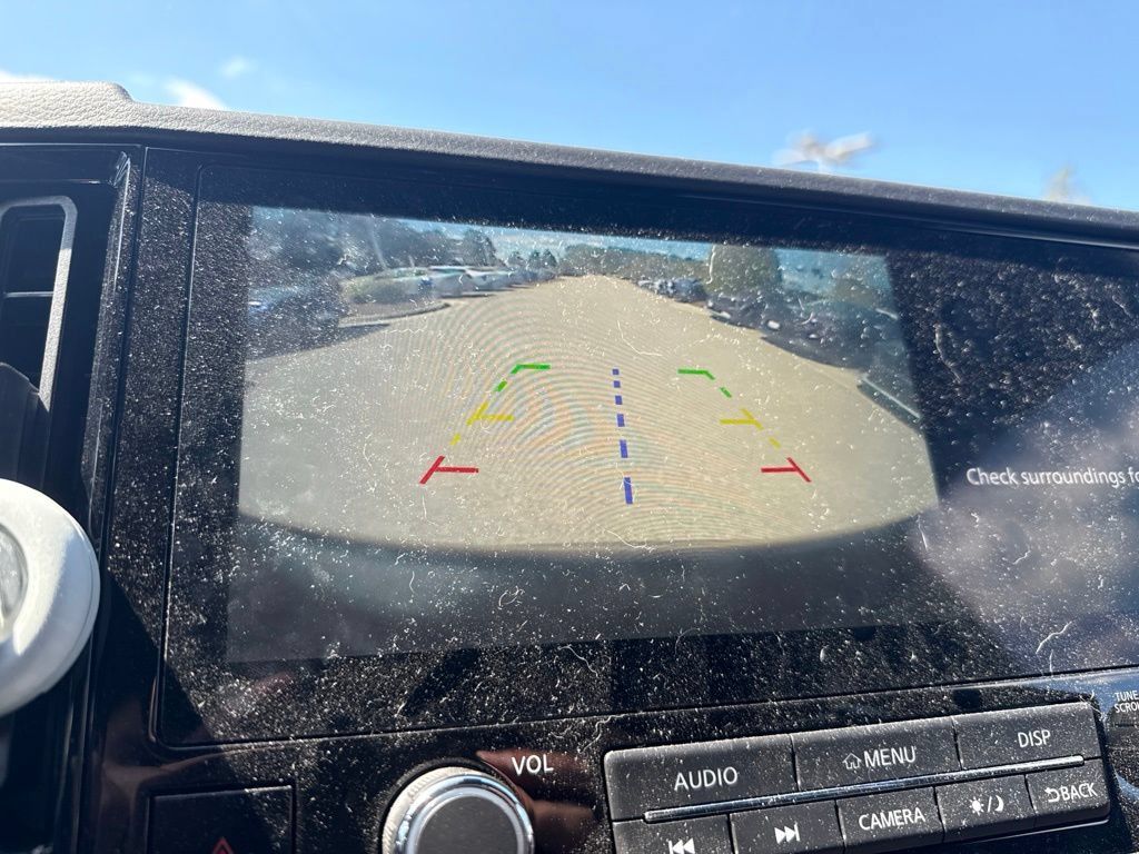 Used 2025 Nissan Frontier PRO-4X AWD/4WD image 12