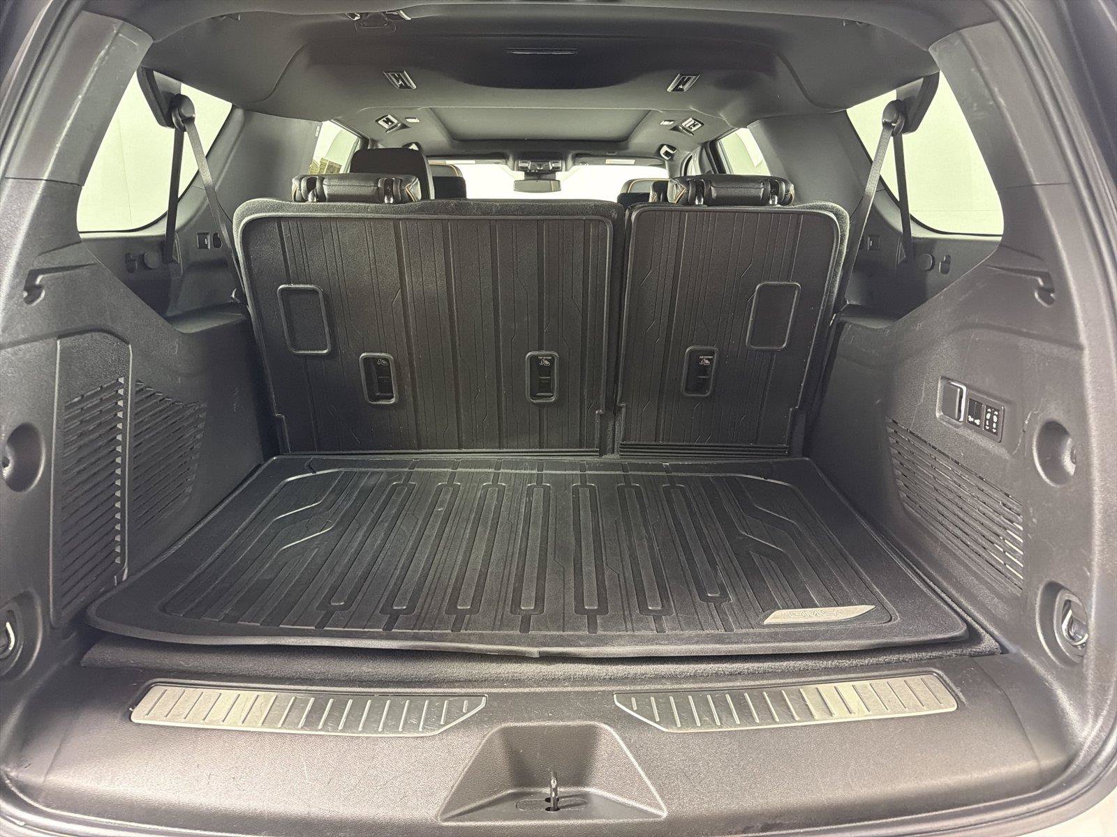 Used 2023 GMC Yukon XL AT4 w/ LPO, Floor Liner Package AWD/4WD image 18