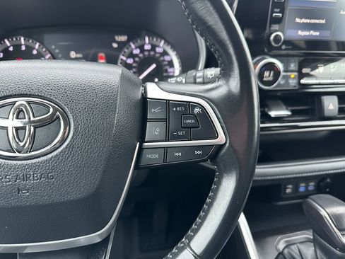 Used 2022 Toyota Highlander XLE image 21