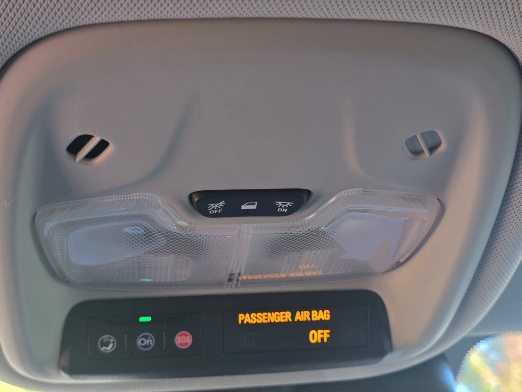 Used 2023 Chevrolet TrailBlazer LT w/ Convenience Package FWD image 32