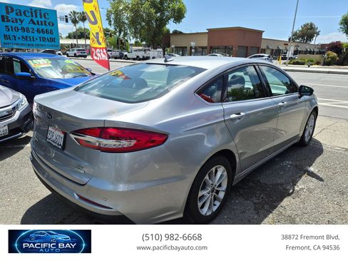 Used 2020 Ford Fusion SE image 7