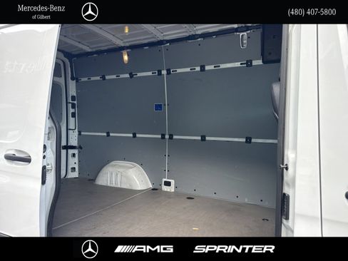 Used 2025 Mercedes-Benz Sprinter 2500 image 24