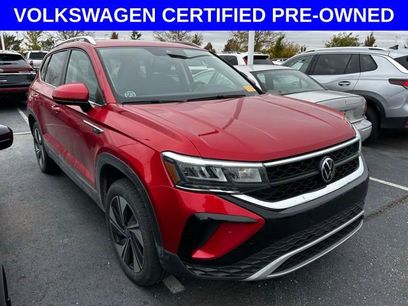 Used 2023 Volkswagen Taos SE w/ Panoramic Sunroof Package