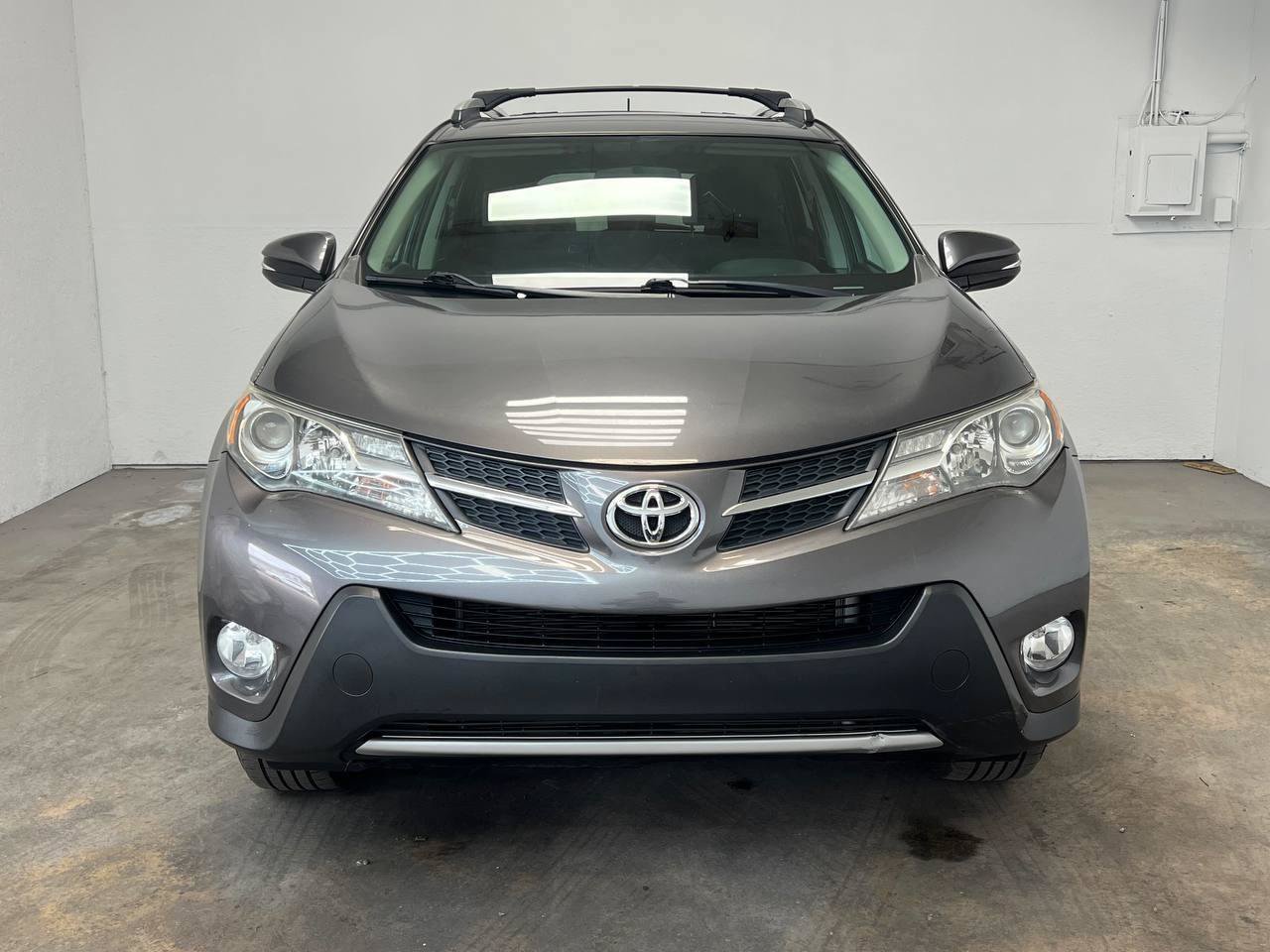 Used 2013 Toyota RAV4 XLE FWD image 2
