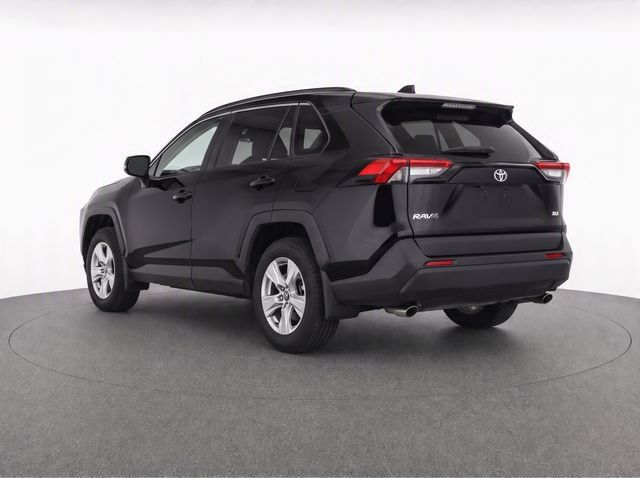 Certified 2021 Toyota RAV4 XLE w/ Convenience Package FWD image 7