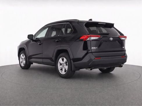 Used 2021 Toyota RAV4 XLE w/ Convenience Package FWD image 7