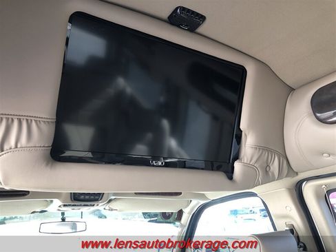 Used 2010 Chevrolet Express 1500 w/ Preferred Equipment Group RWD image 20