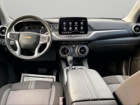 Used 2025 Chevrolet Blazer LT AWD/4WD image 15