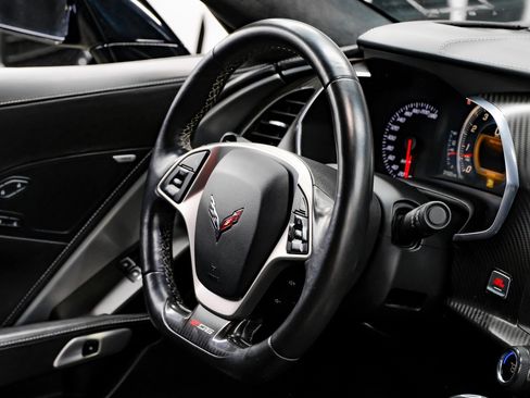 Used 2016 Chevrolet Corvette Z06 w/ 3LZ Preferred Equipment Group image 22