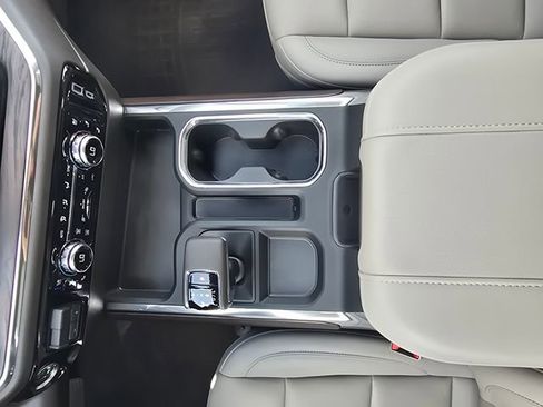 Used 2024 GMC Sierra 1500 SLT w/ SLT Premium Plus Package AWD/4WD image 42