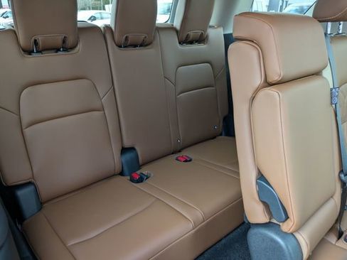 New 2026 Nissan Pathfinder Platinum image 32