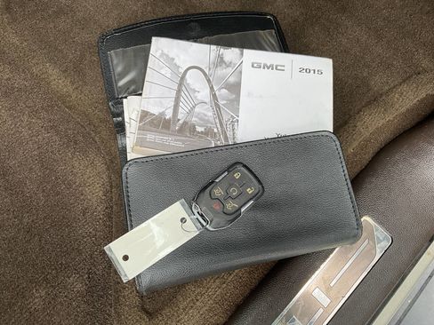 Used 2015 GMC Yukon Denali w/ Premium Package AWD/4WD image 21