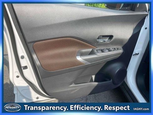 Used 2024 Nissan Kicks SR image 16