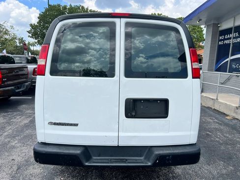 Used 2019 Chevrolet Express 2500 RWD image 6