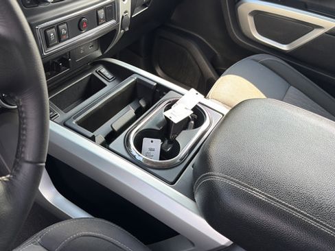 Used 2021 Nissan Titan SV w/ SV Convenience Package AWD/4WD image 15
