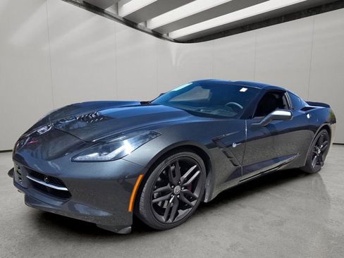 Used 2017 Chevrolet Corvette Stingray Coupe RWD image 1