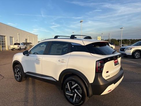 New 2026 Nissan Kicks SV w/ SV Premium Package image 2