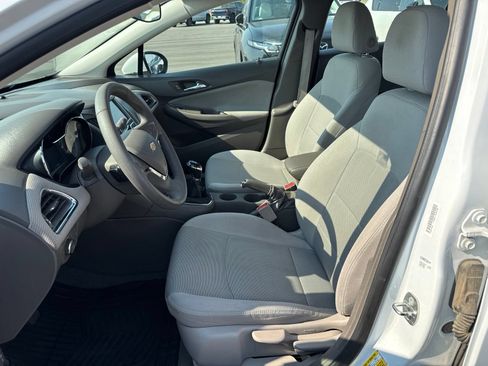 Used 2018 Chevrolet Cruze LT FWD image 10
