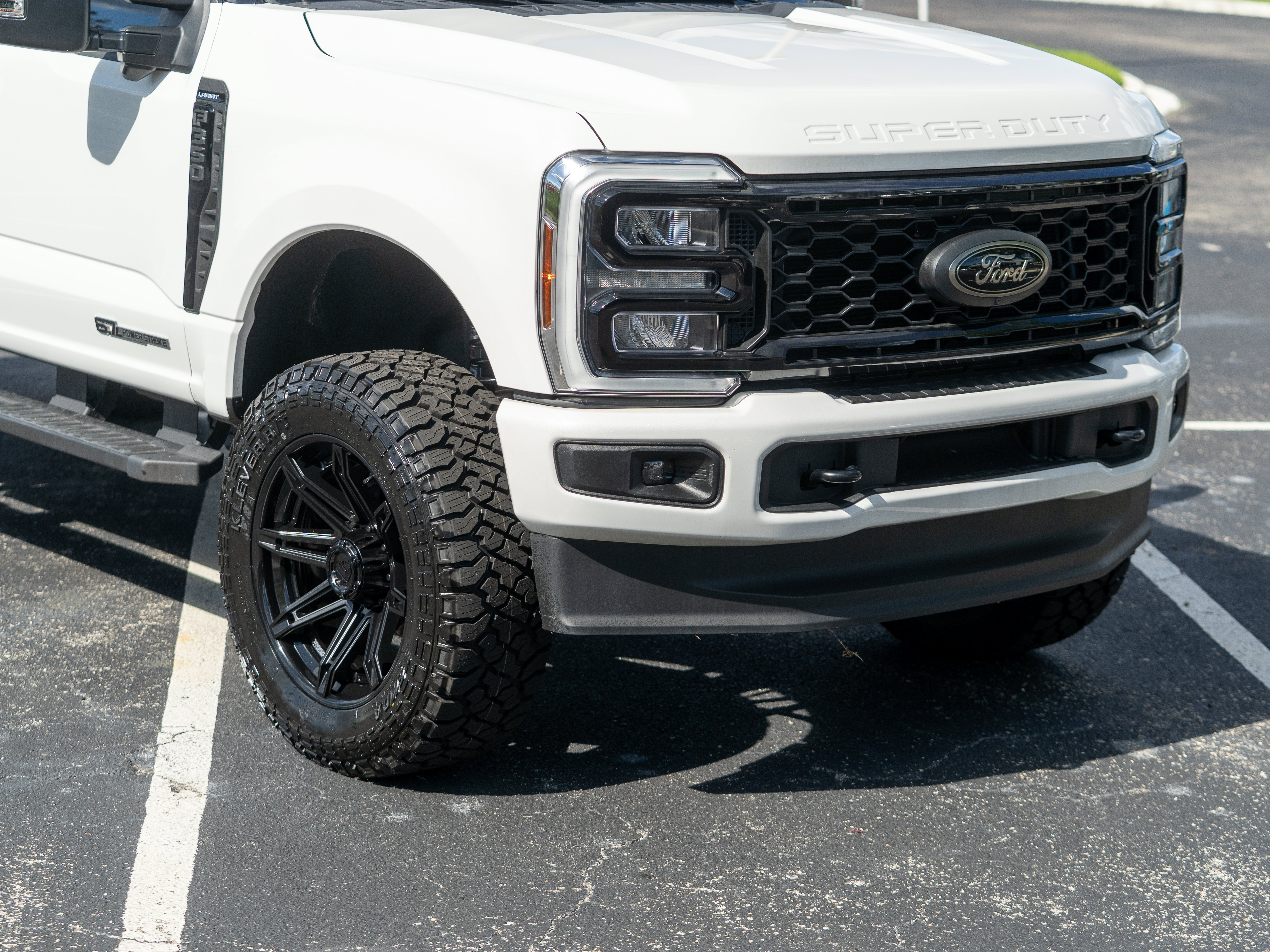 Used 2025 Ford F350 Lariat w/ Black Appearance Package AWD/4WD image 45