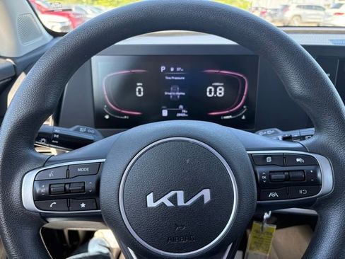 Used 2024 Kia Sportage LX AWD/4WD image 15