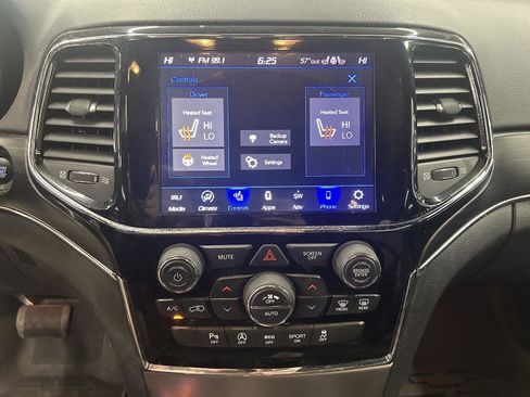 Used 2020 Jeep Grand Cherokee Limited image 17