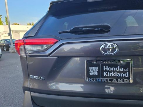 Used 2019 Toyota RAV4 LE w/ Carpet Mat Package AWD/4WD image 14